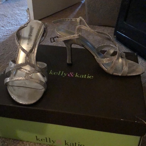 Kelly & Katie silver heels - Picture 2 of 3